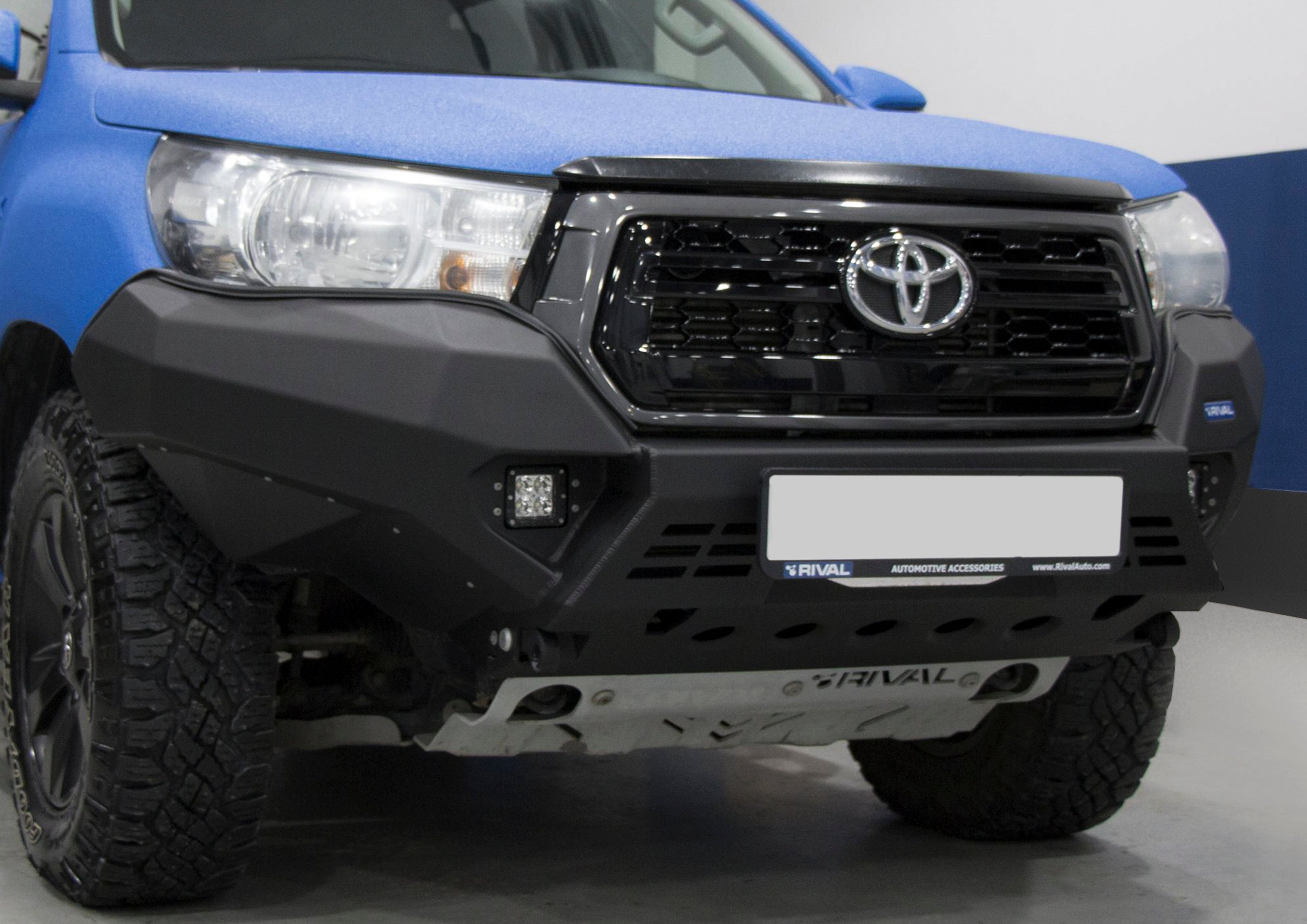 RIVAL4x4 Alu HD-Seilwindenstoßstange für Toyota Hilux Executive/REVO (2018-2020)