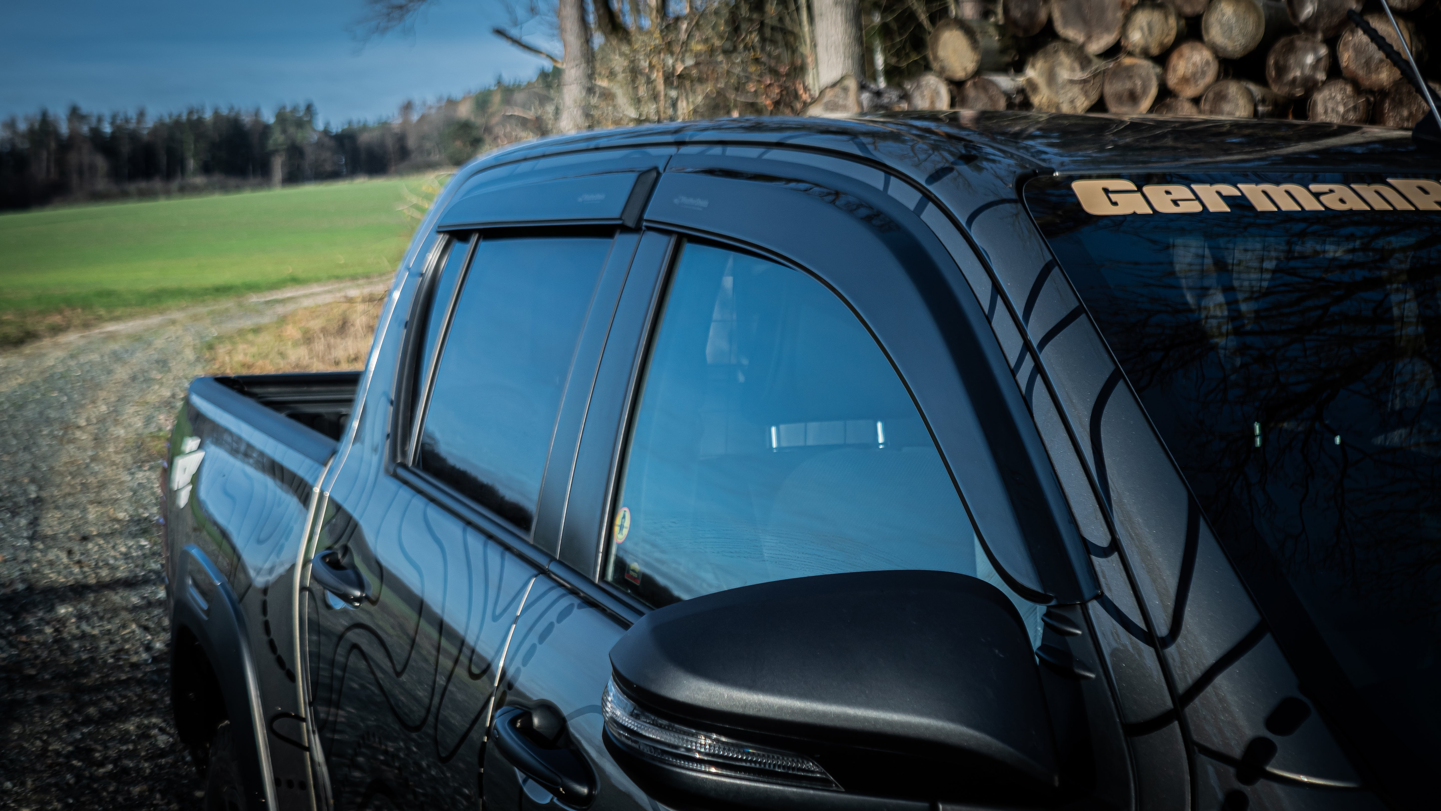 WeatherShields Windabweiser für Toyota Hilux Doppelkabiner 2015+
