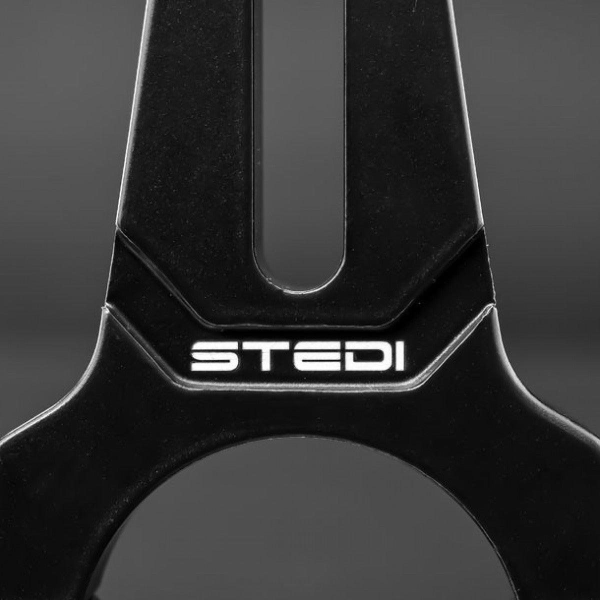 STEDI VICE CLAMP Pipe Clamp Mounting Brackets | Black